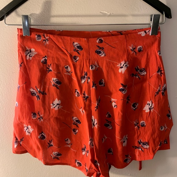 Flowy shorts! - Picture 2 of 2